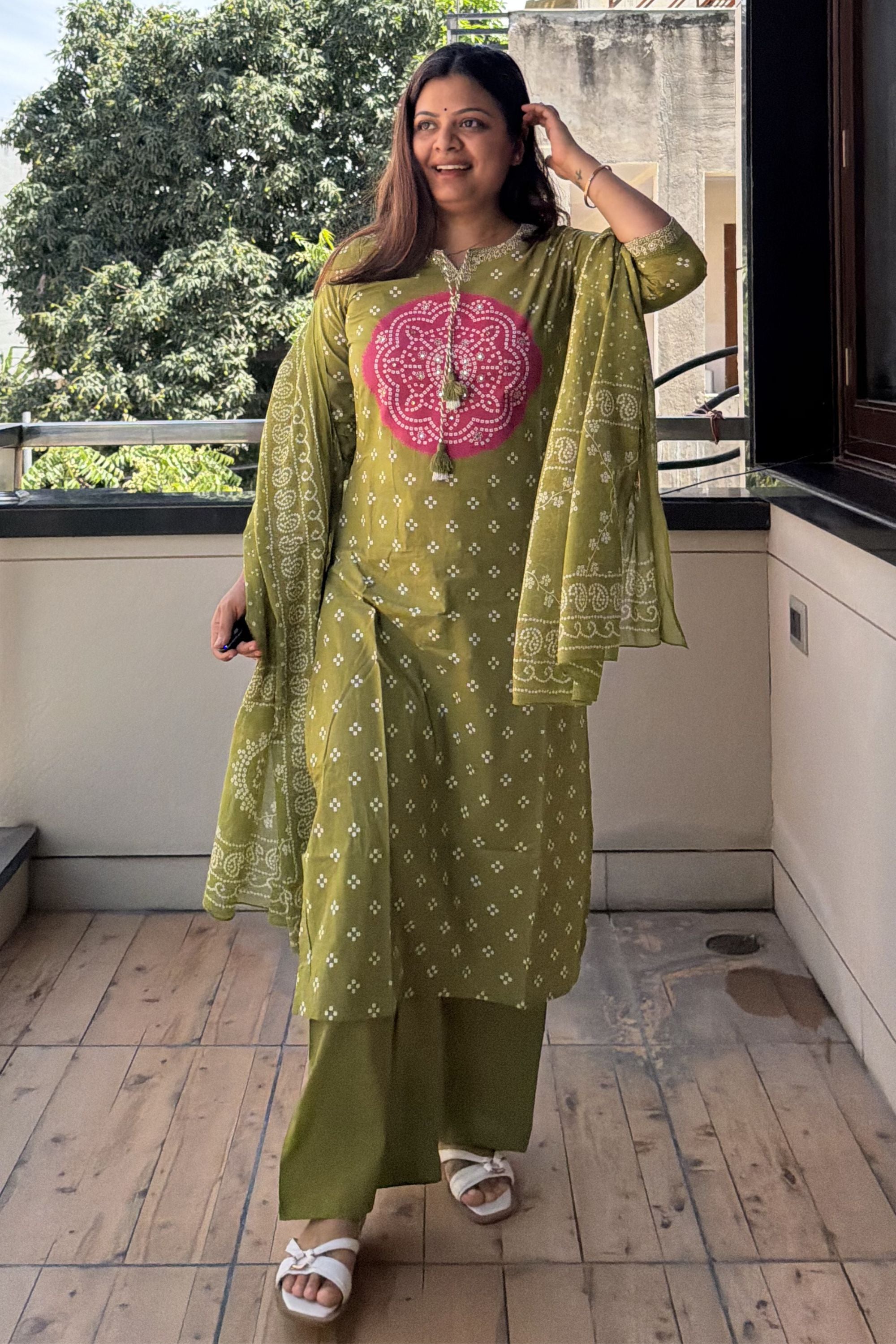 Bandhej Dupatta Pant Set